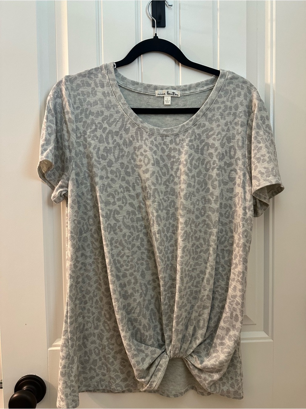 Casual Knot Front Tee - Light Green Leopard Print